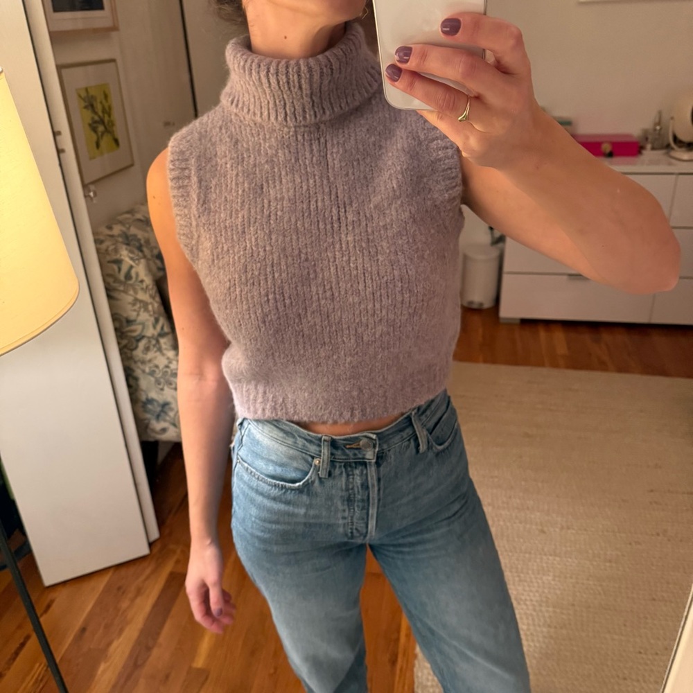 & Other Stories Sleeveless Cropped Turtleneck